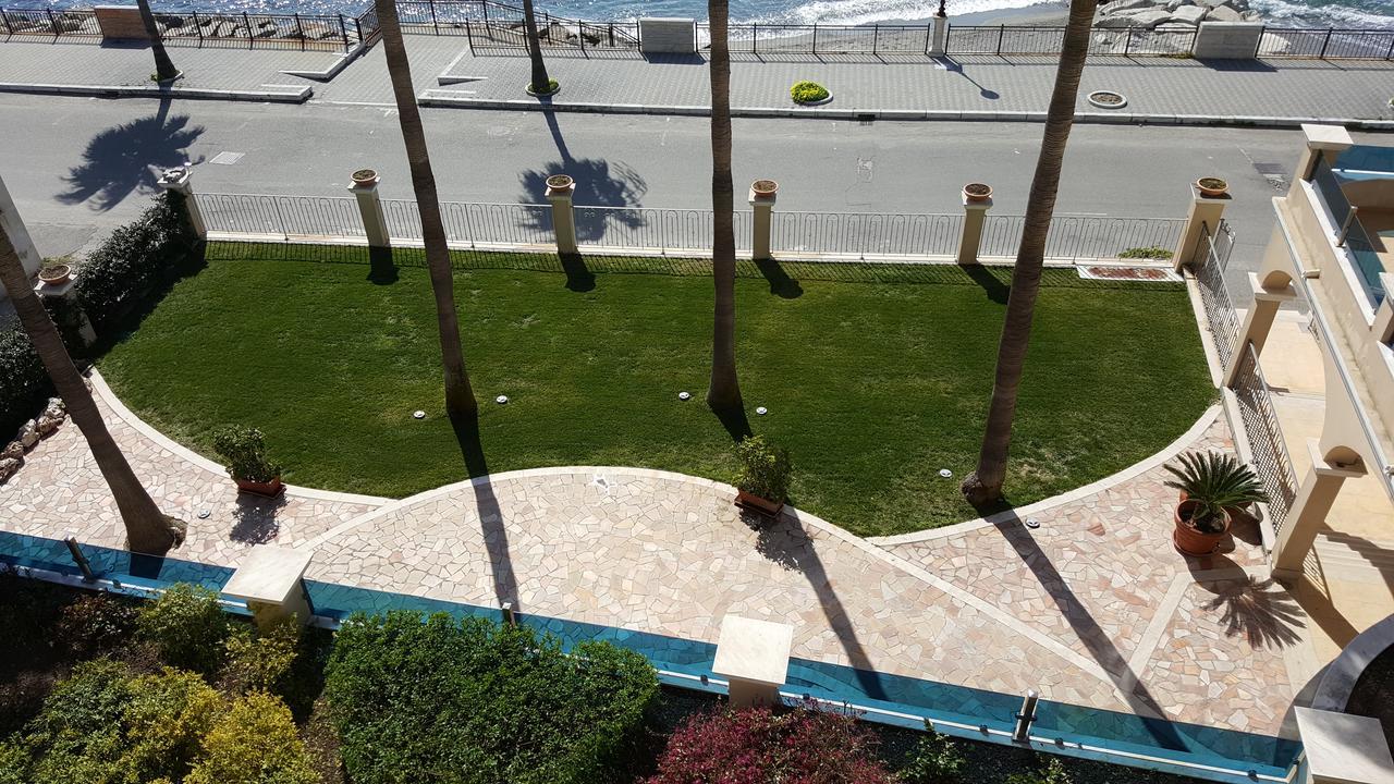 Gardenia Hotel Lazzaro ภายนอก รูปภาพ